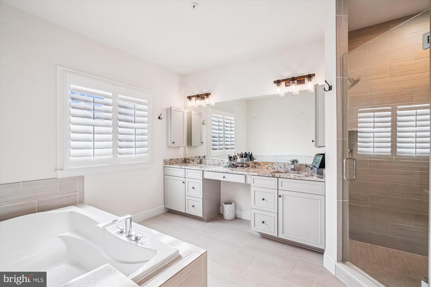 3808 Gentle Breeze Drive photo 35