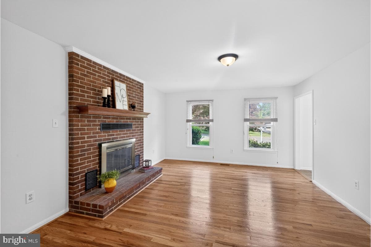 11203 Cedar Lane photo 4