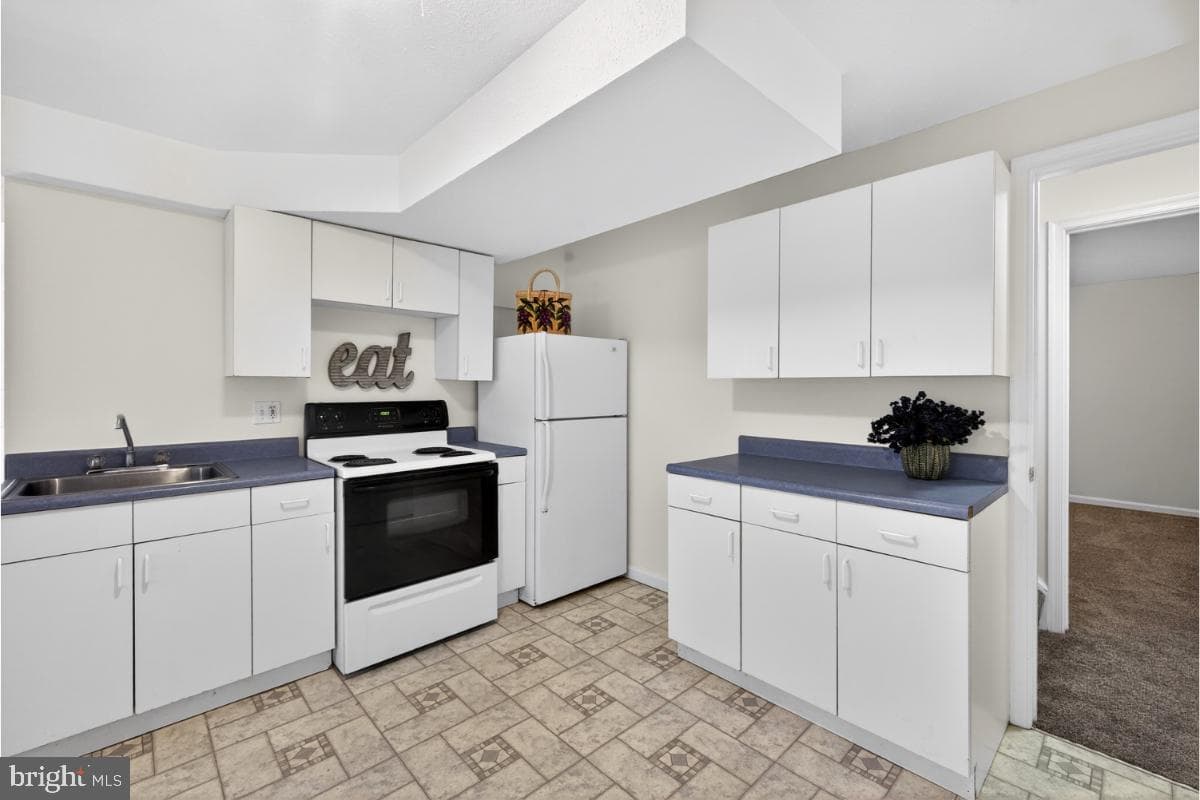 11203 Cedar Lane photo 6