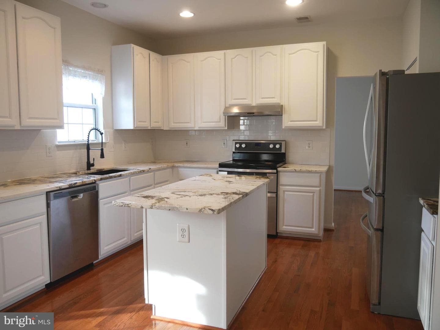 5704 Allwood Court photo 8