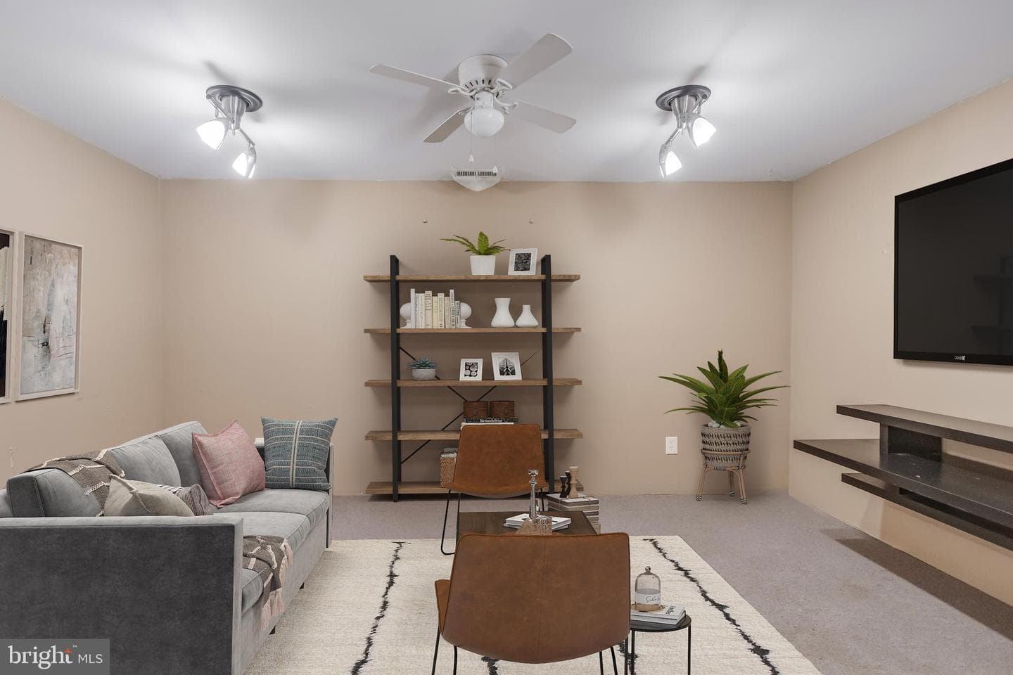 15700 Perkins Lane photo 13