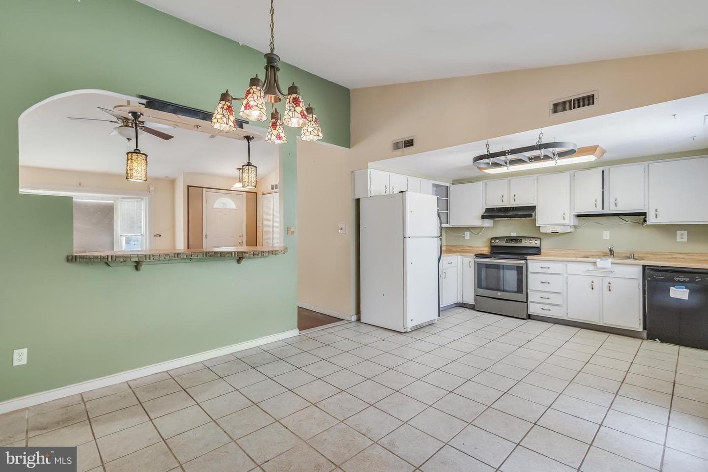 15700 Perkins Lane photo 6