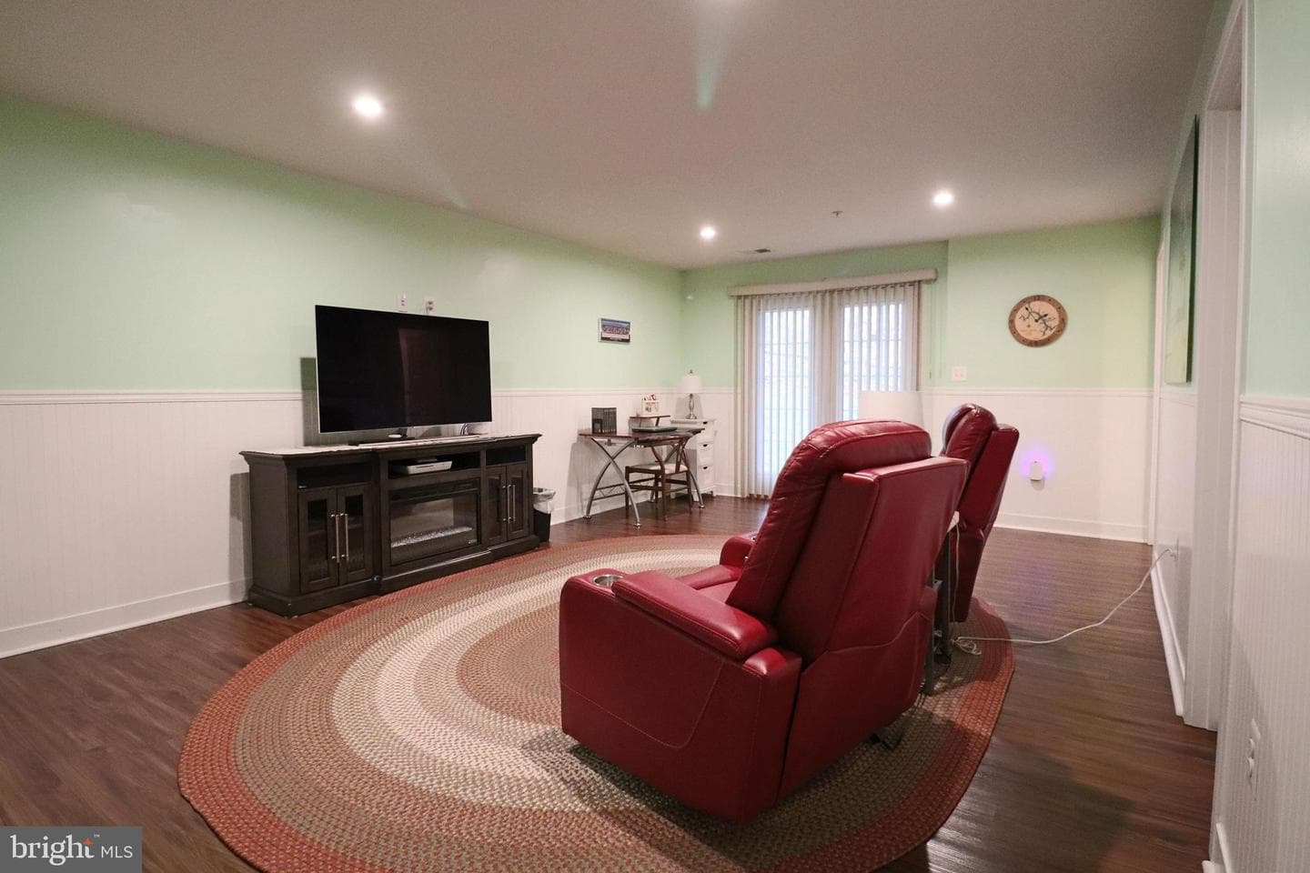 2412 Avondale Overlook Drive photo 3