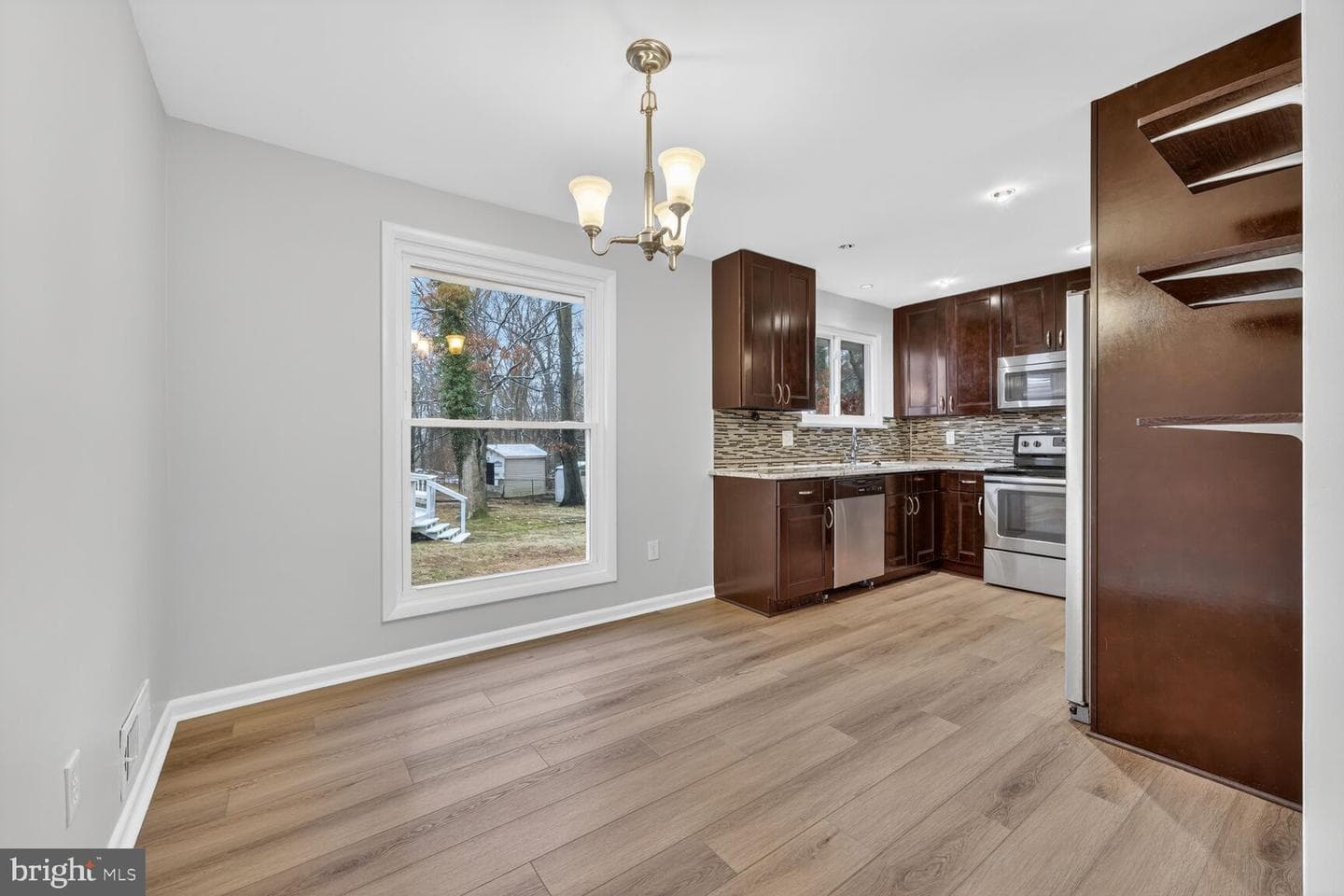 700 Kings Lane photo 35