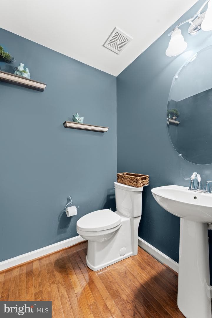 321 Radiant Court photo 14