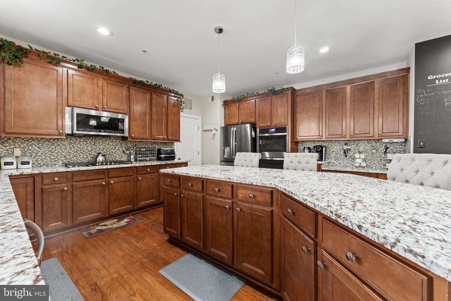321 Radiant Court photo 19