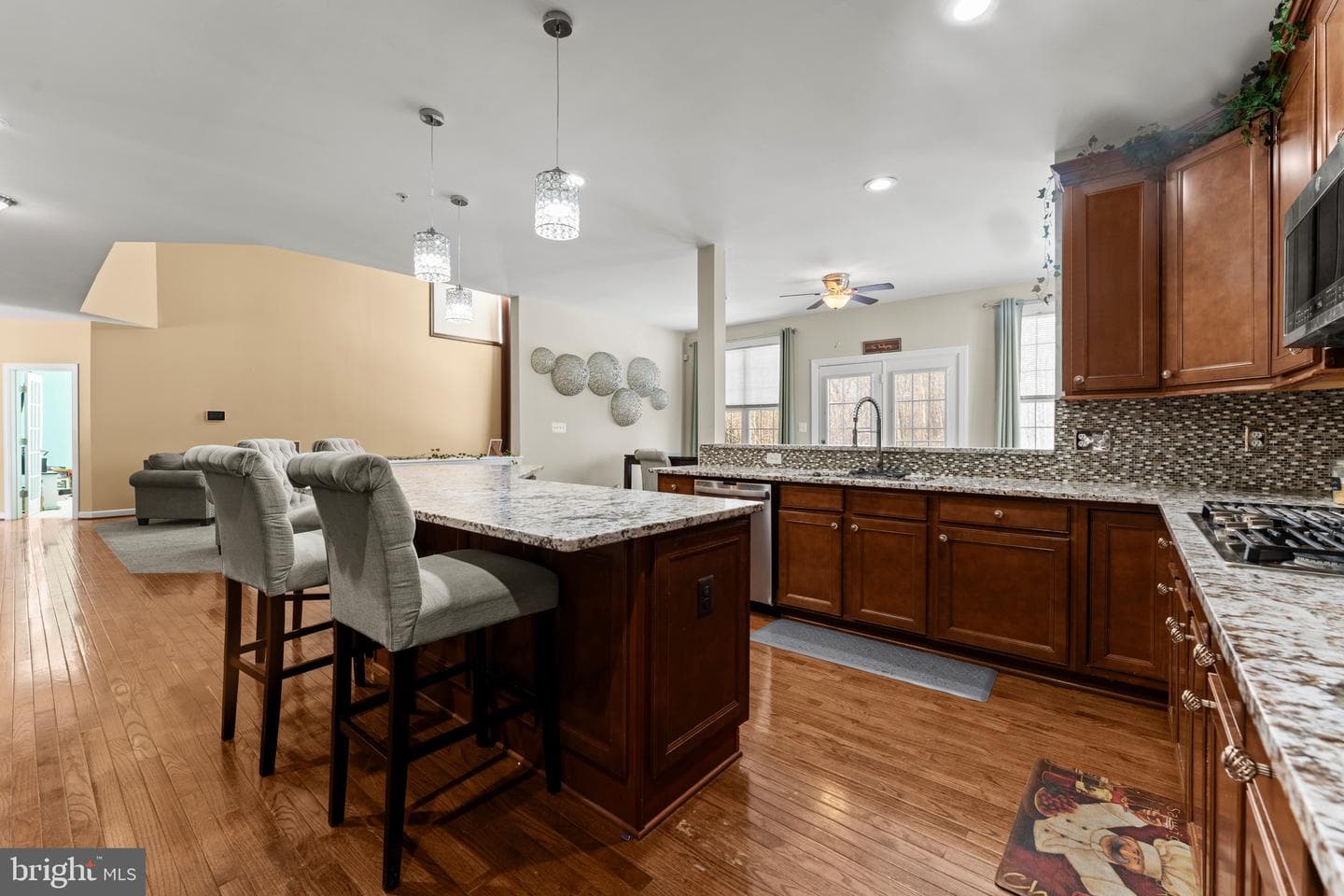 321 Radiant Court photo 23