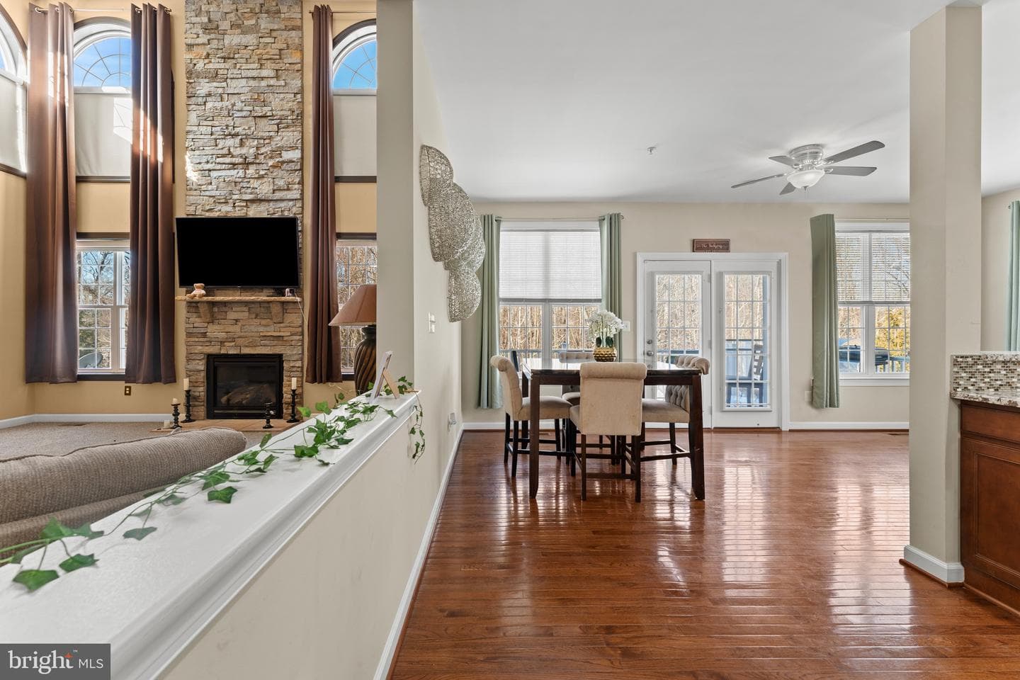 321 Radiant Court photo 26