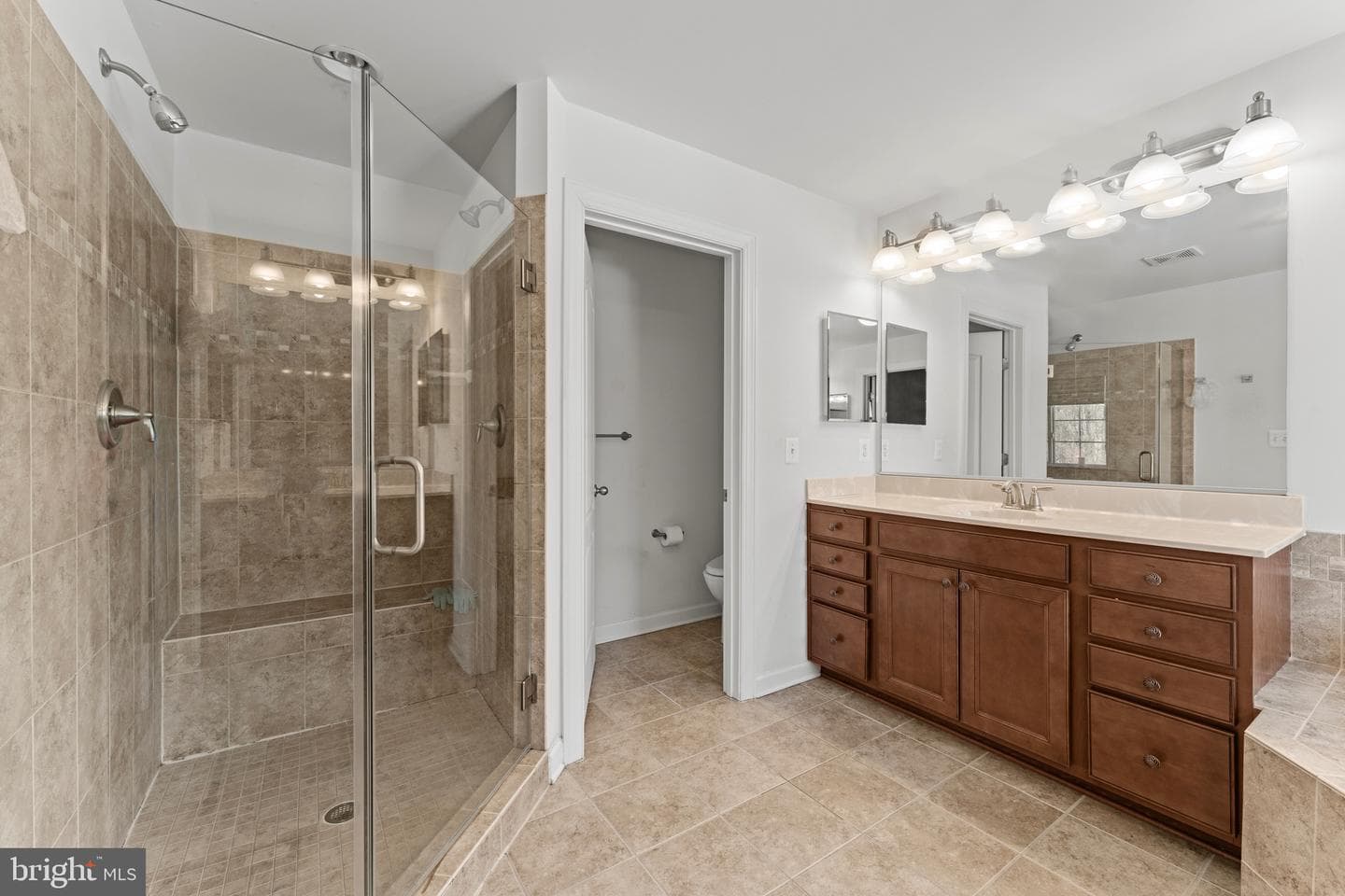 321 Radiant Court photo 47