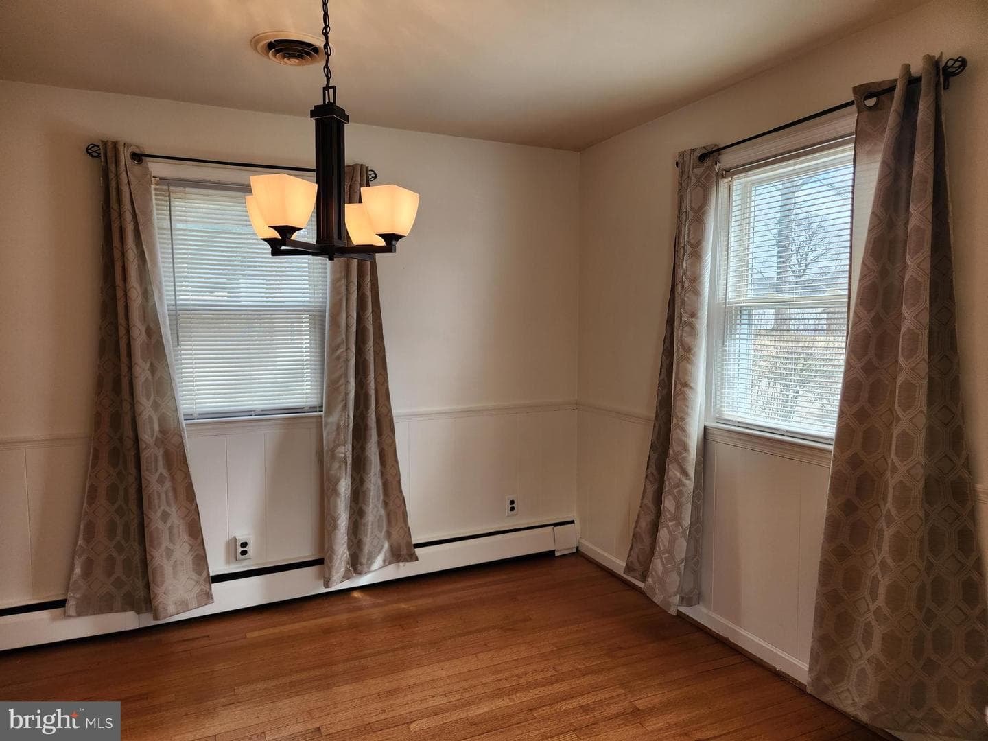 4504 Hargrove Road photo 3