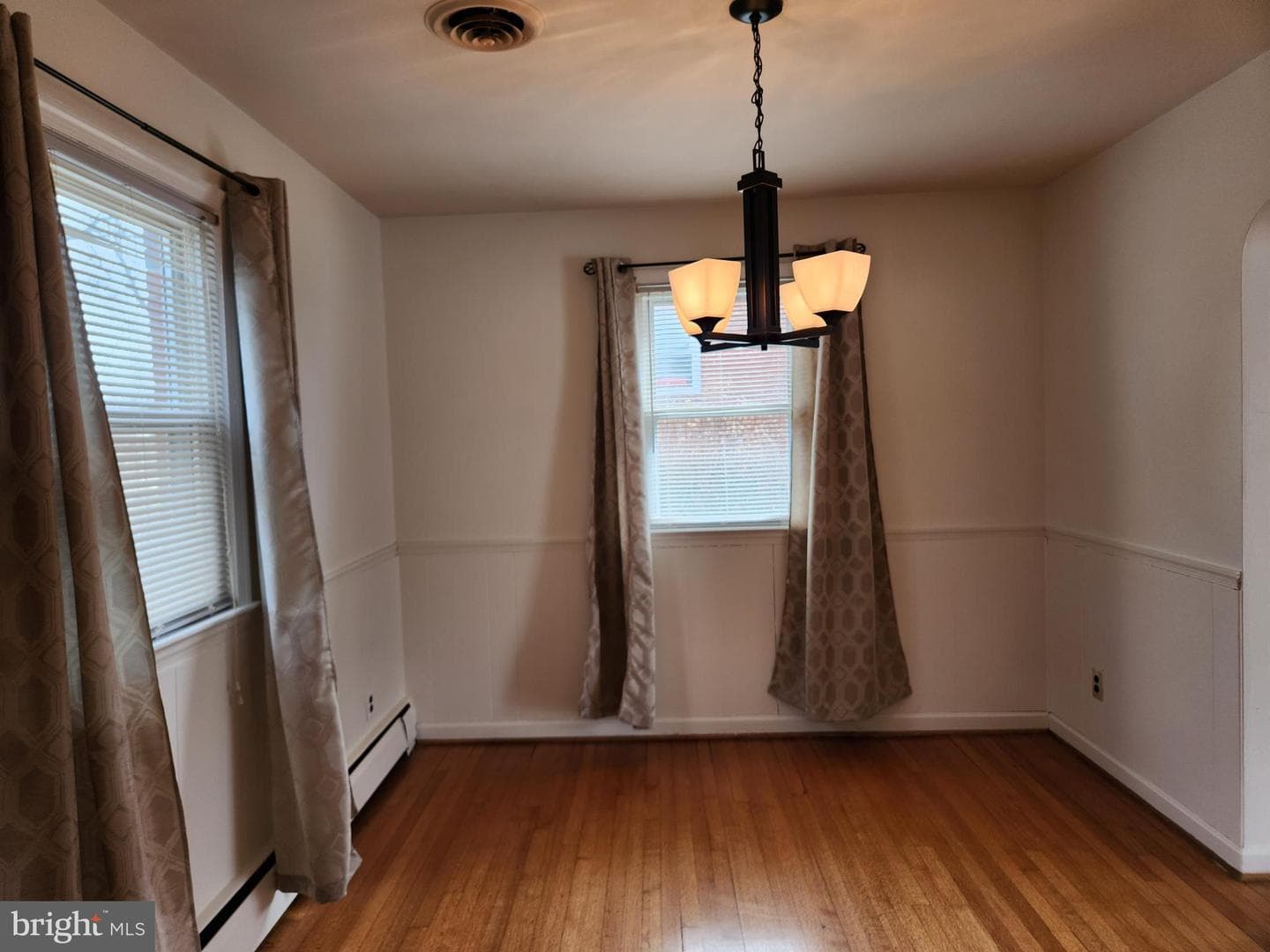 4504 Hargrove Road photo 4