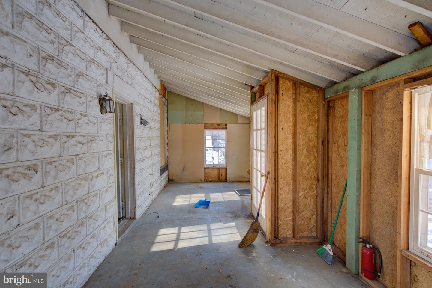 3922 Nicholson Street photo 2