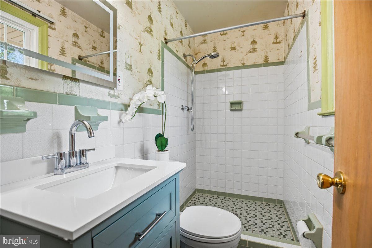 10708 Tyrone Drive photo 19