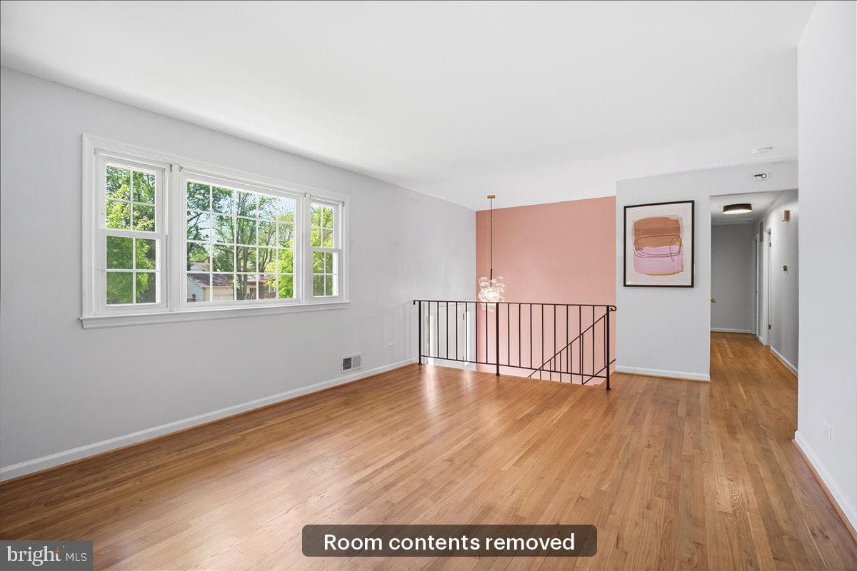 10708 Tyrone Drive photo 6