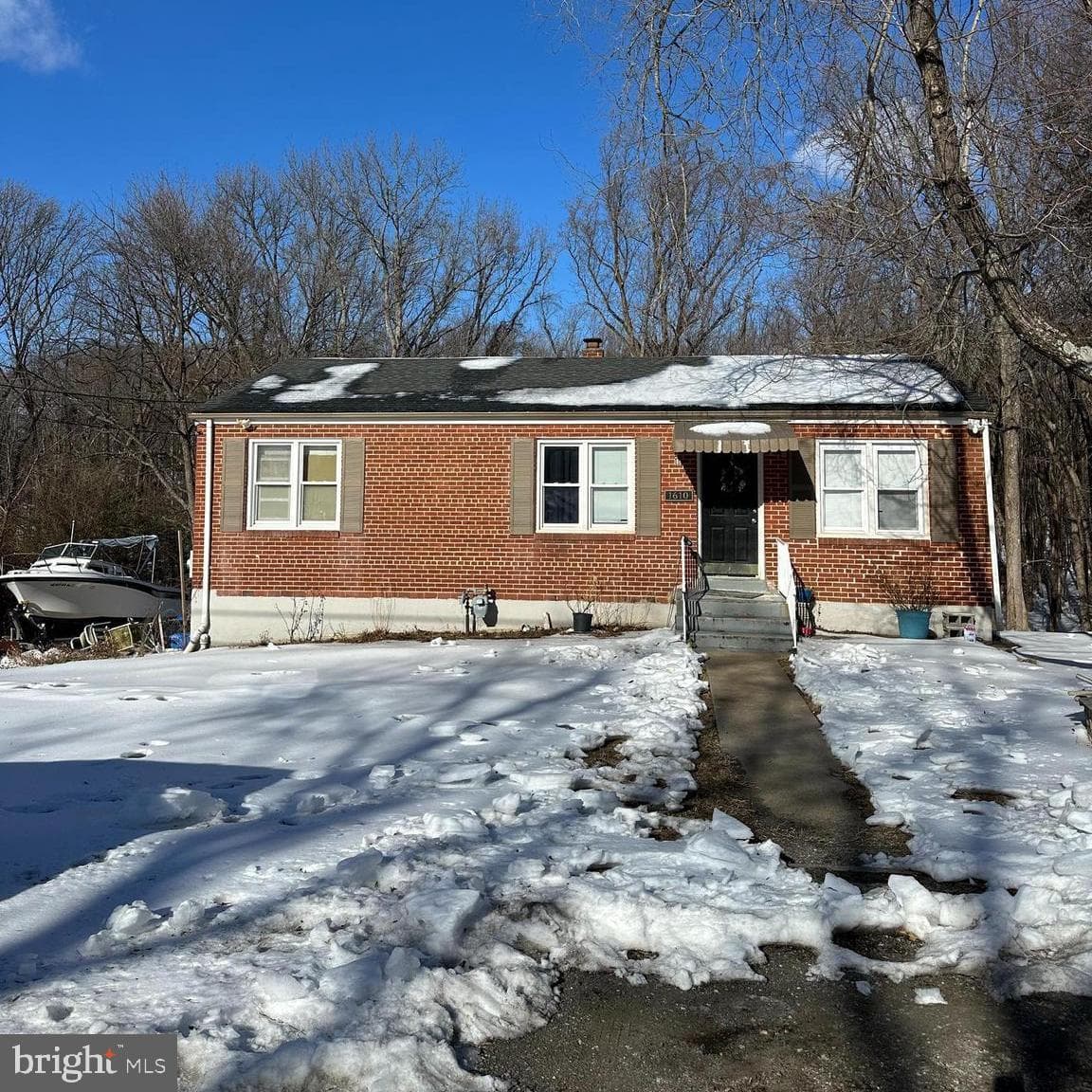 1610 Thomas Road photo 4