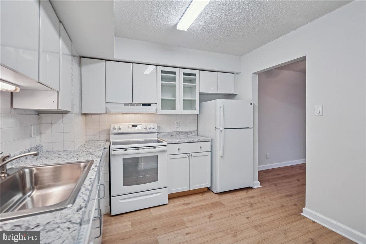 9200 Edwards Way #1202 photo 3