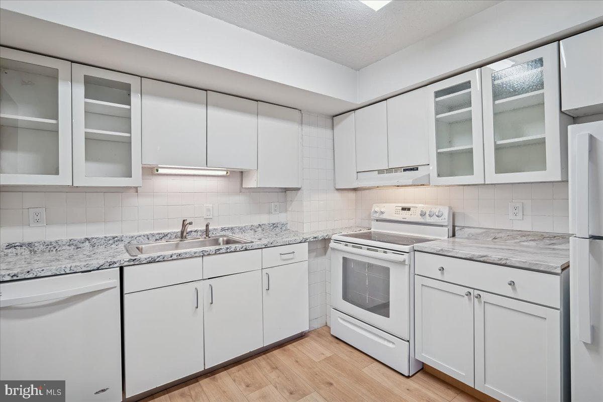 9200 Edwards Way #1202 photo 4