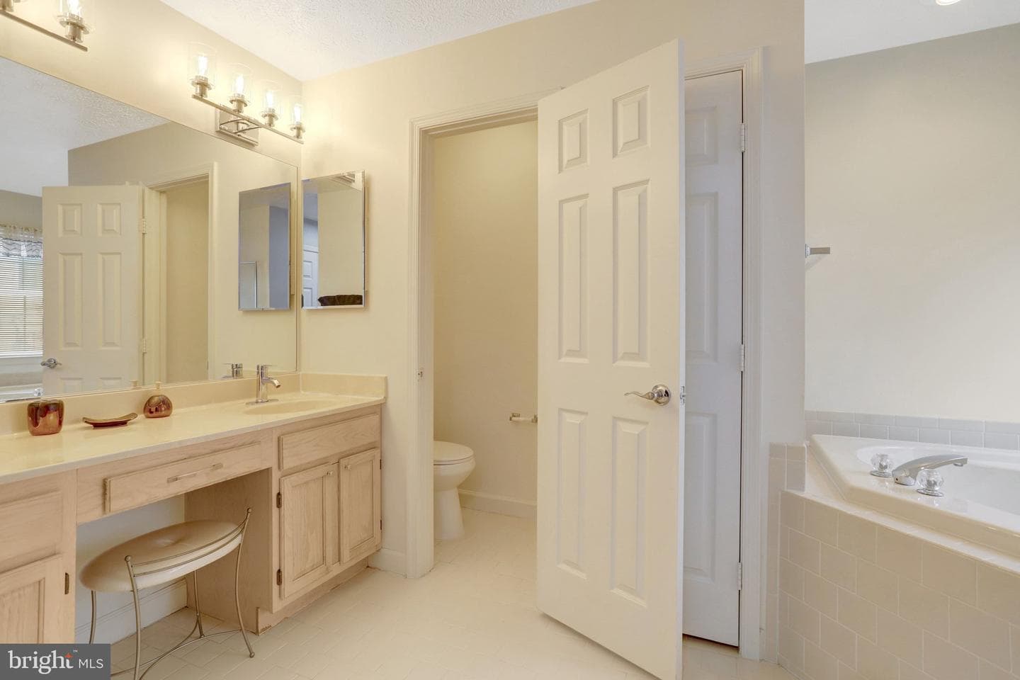 1407 Aragona Boulevard photo 39