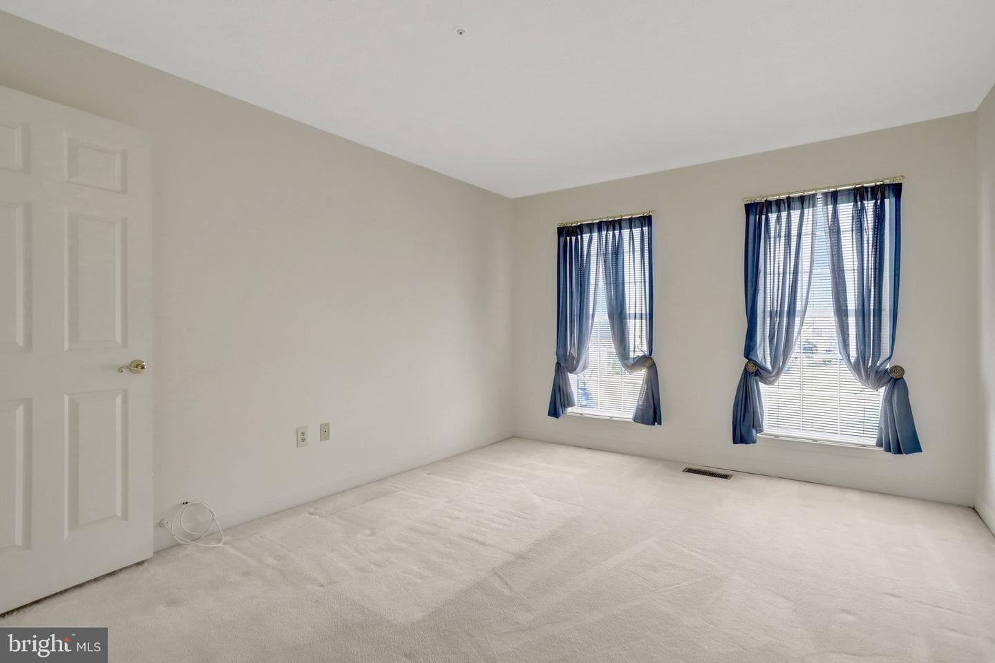 1407 Aragona Boulevard photo 52