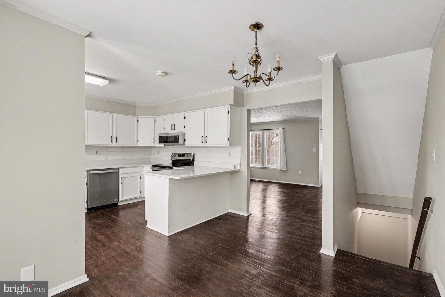 8918 Hillside Court photo 6