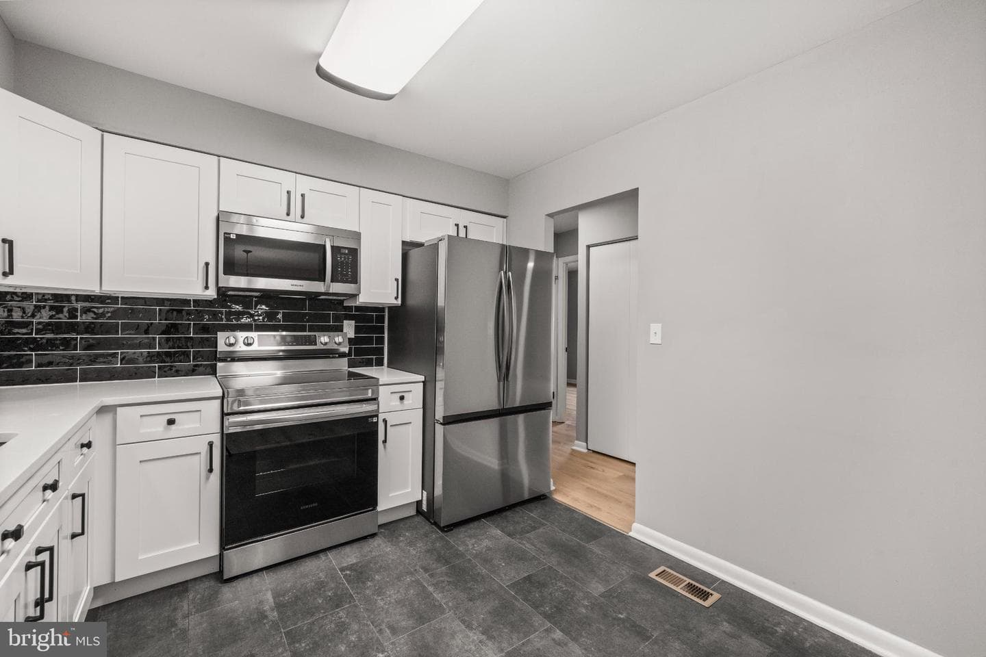 4801 Iverson Place photo 15