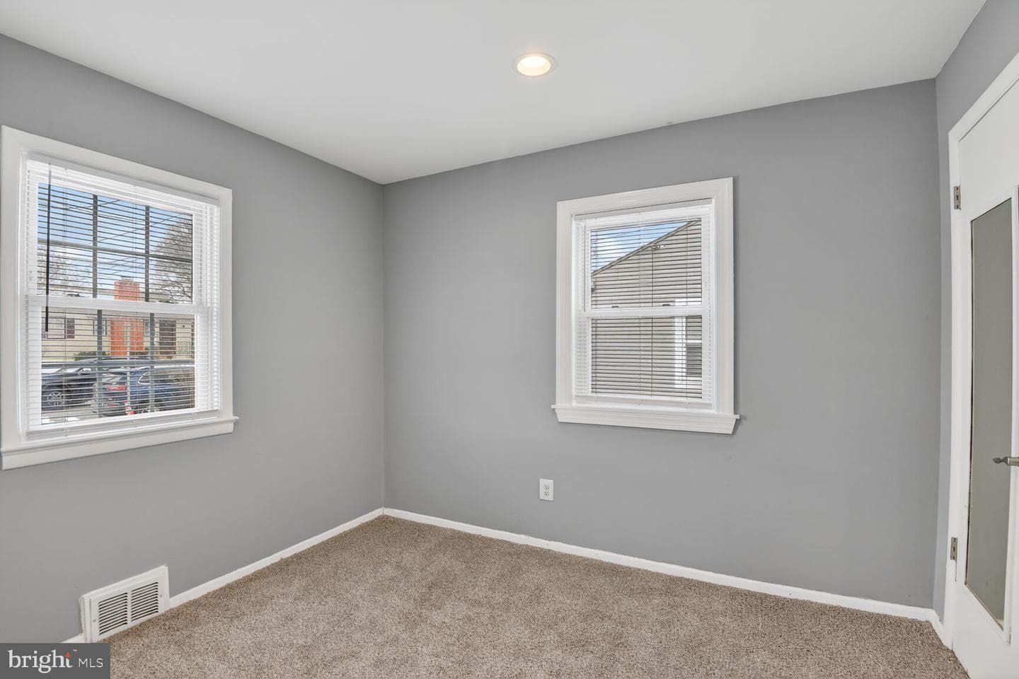 6515 Parkway Court photo 11