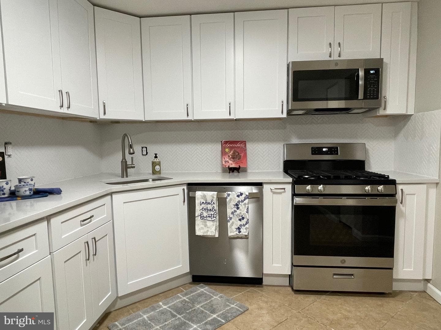 3339 Huntley Square Drive #t-2, Temple Hills