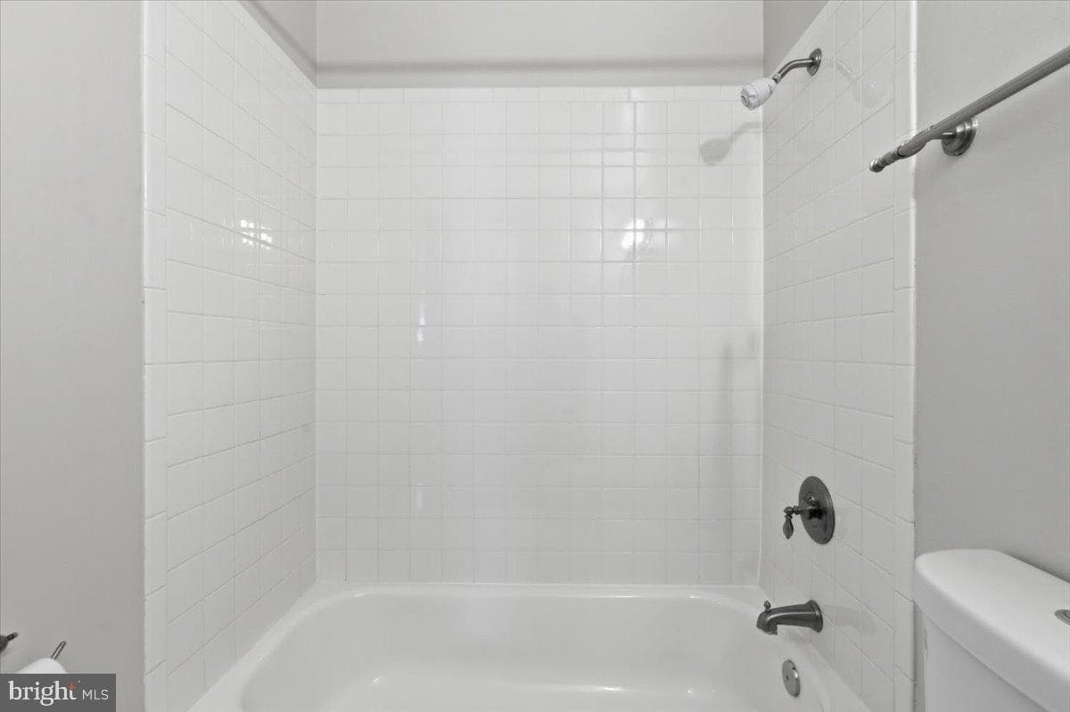 405 Birchleaf Avenue photo 12
