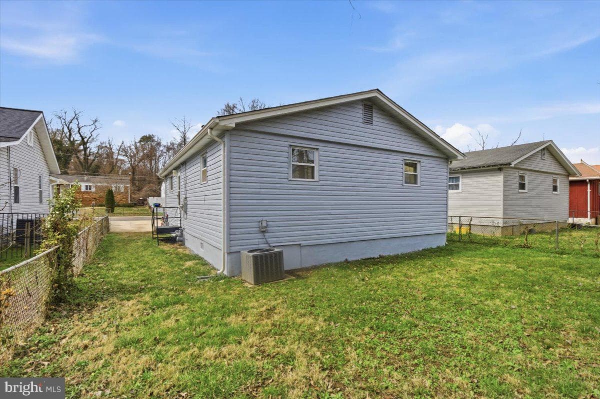 405 Birchleaf Avenue photo 23