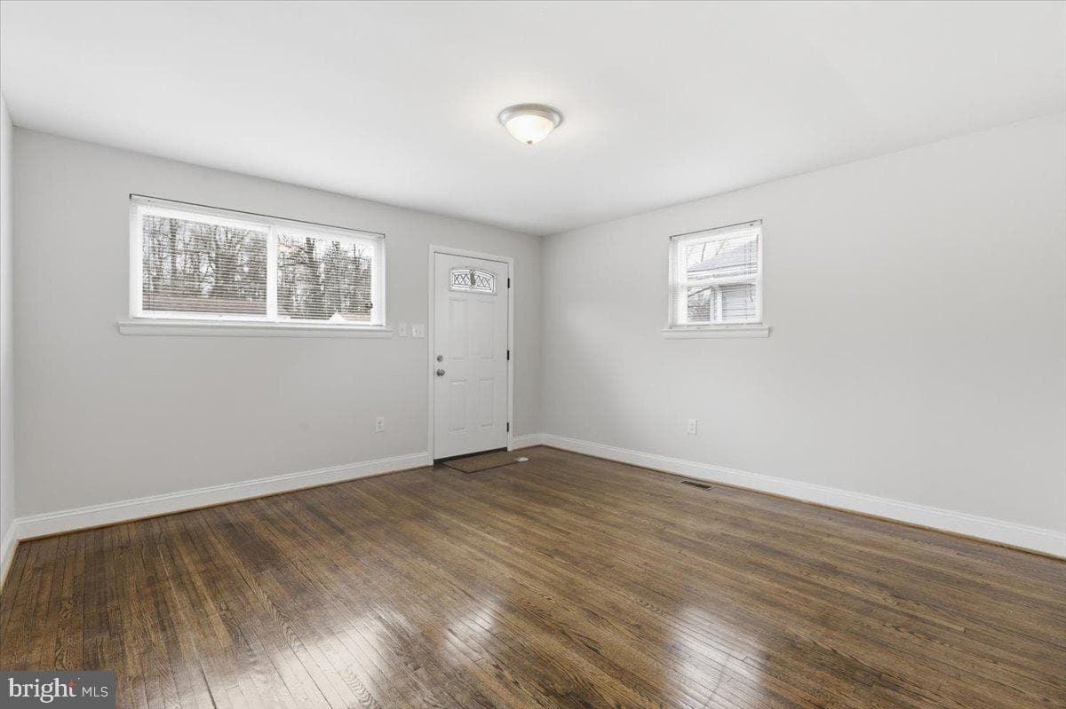 405 Birchleaf Avenue photo 6