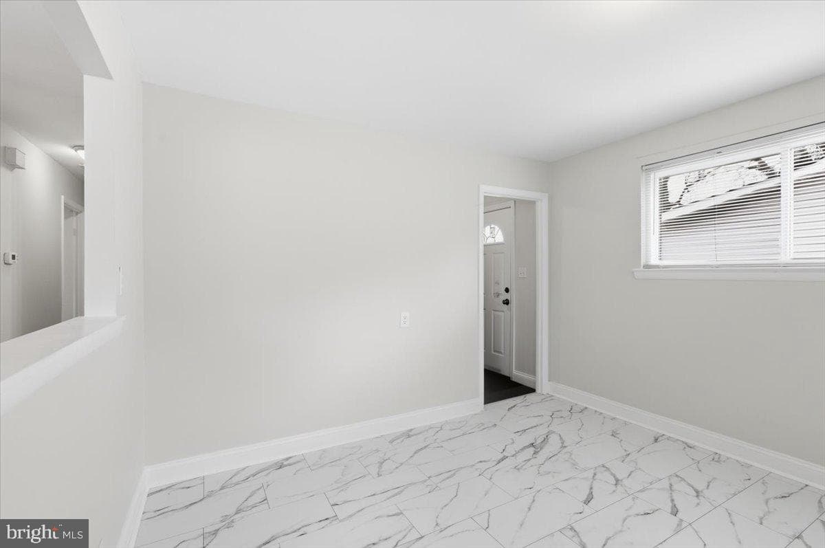 405 Birchleaf Avenue photo 7