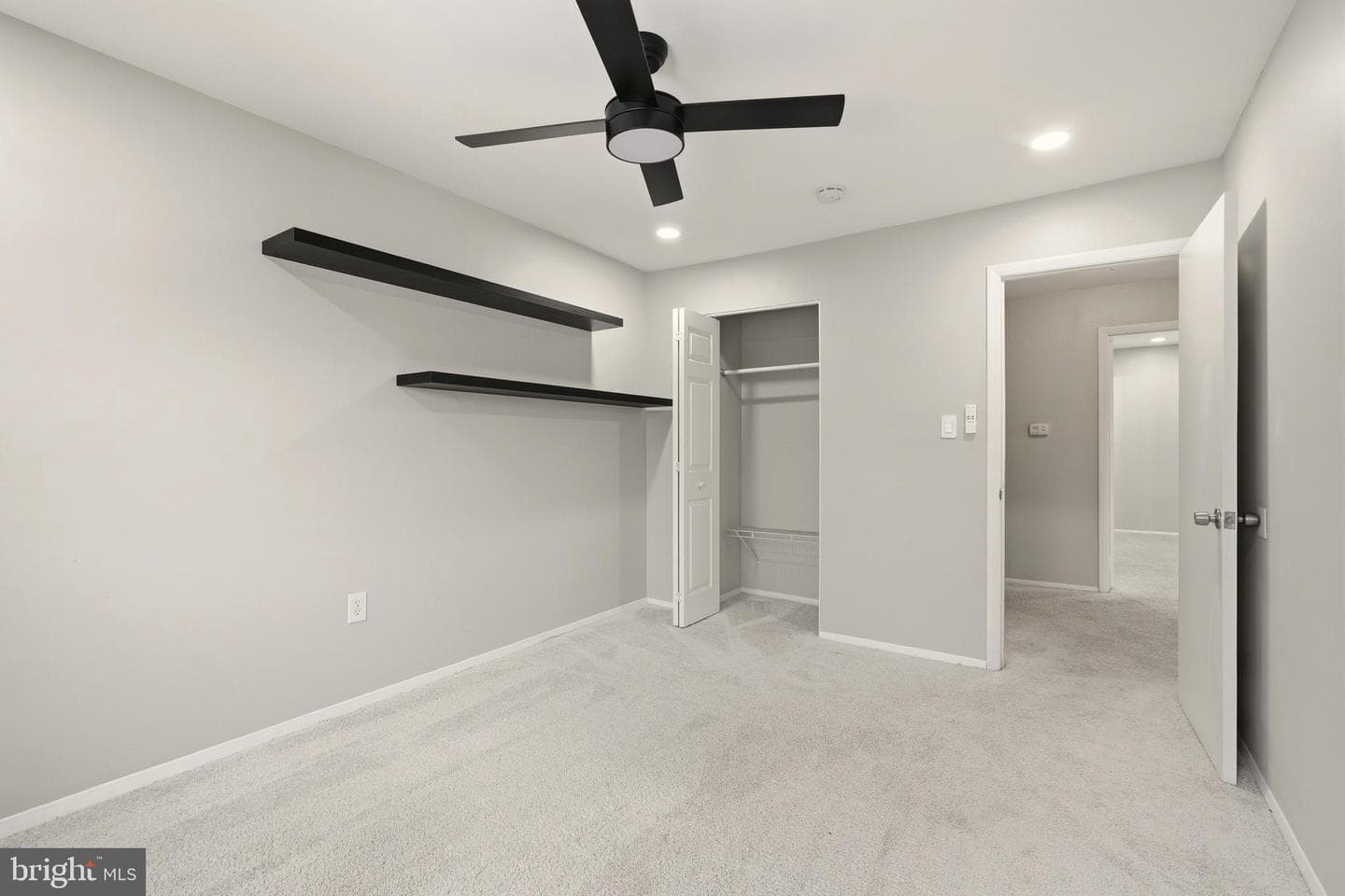 7712 Erica Lane photo 17