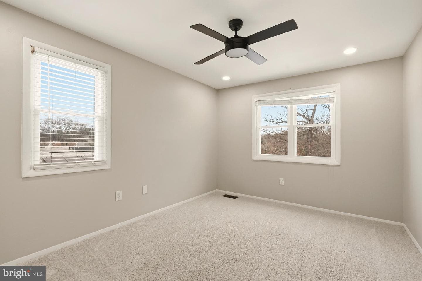 7712 Erica Lane photo 22