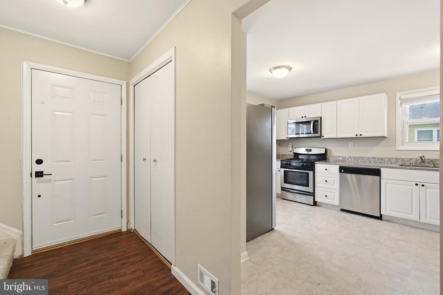 7712 Erica Lane photo 6