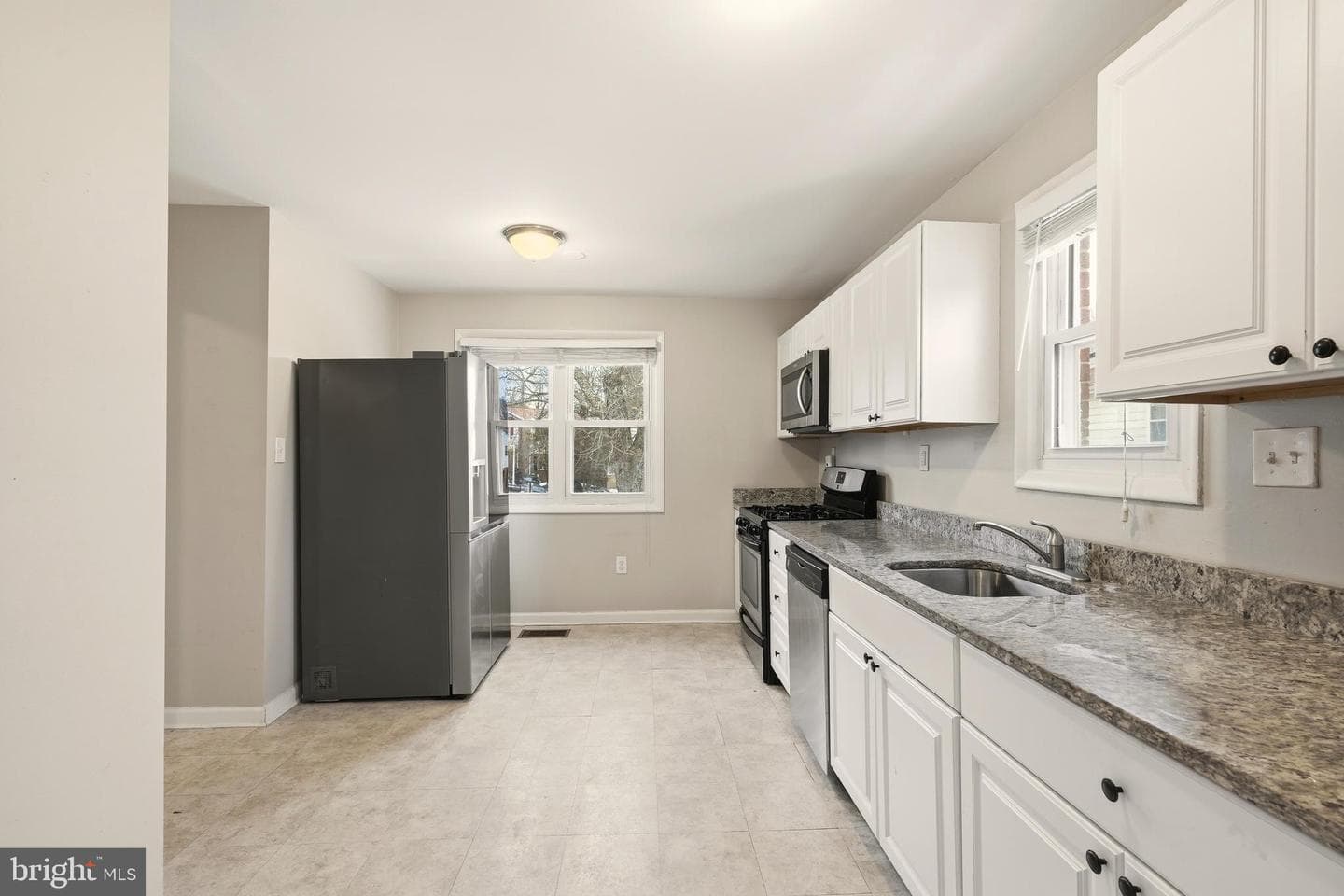 7712 Erica Lane photo 8