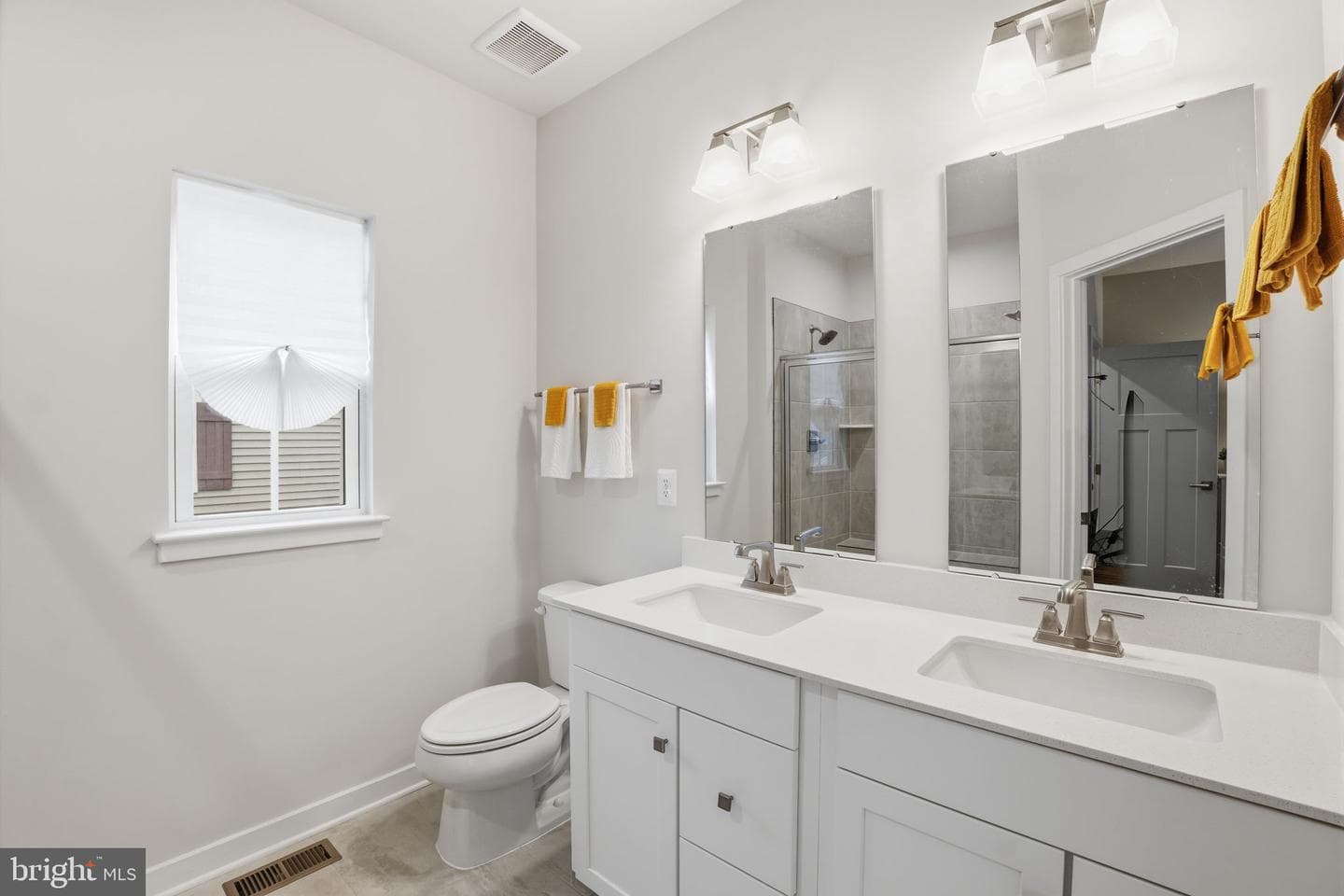 8437 Hamlin Street photo 16