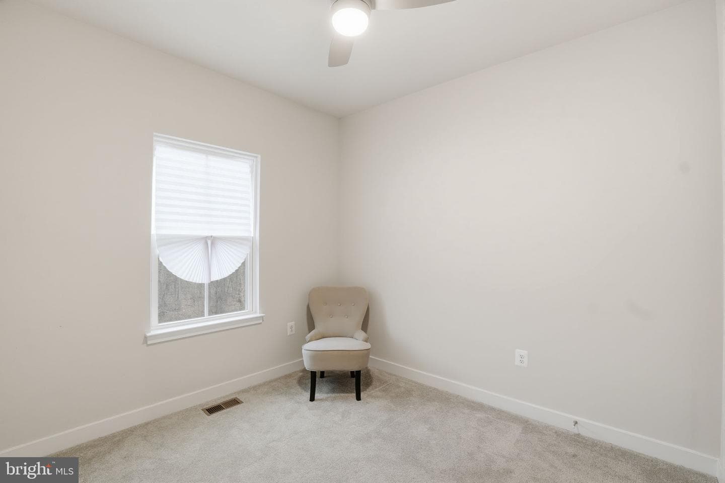 8437 Hamlin Street photo 22