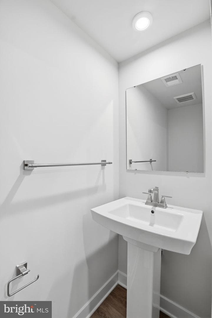 8437 Hamlin Street photo 30