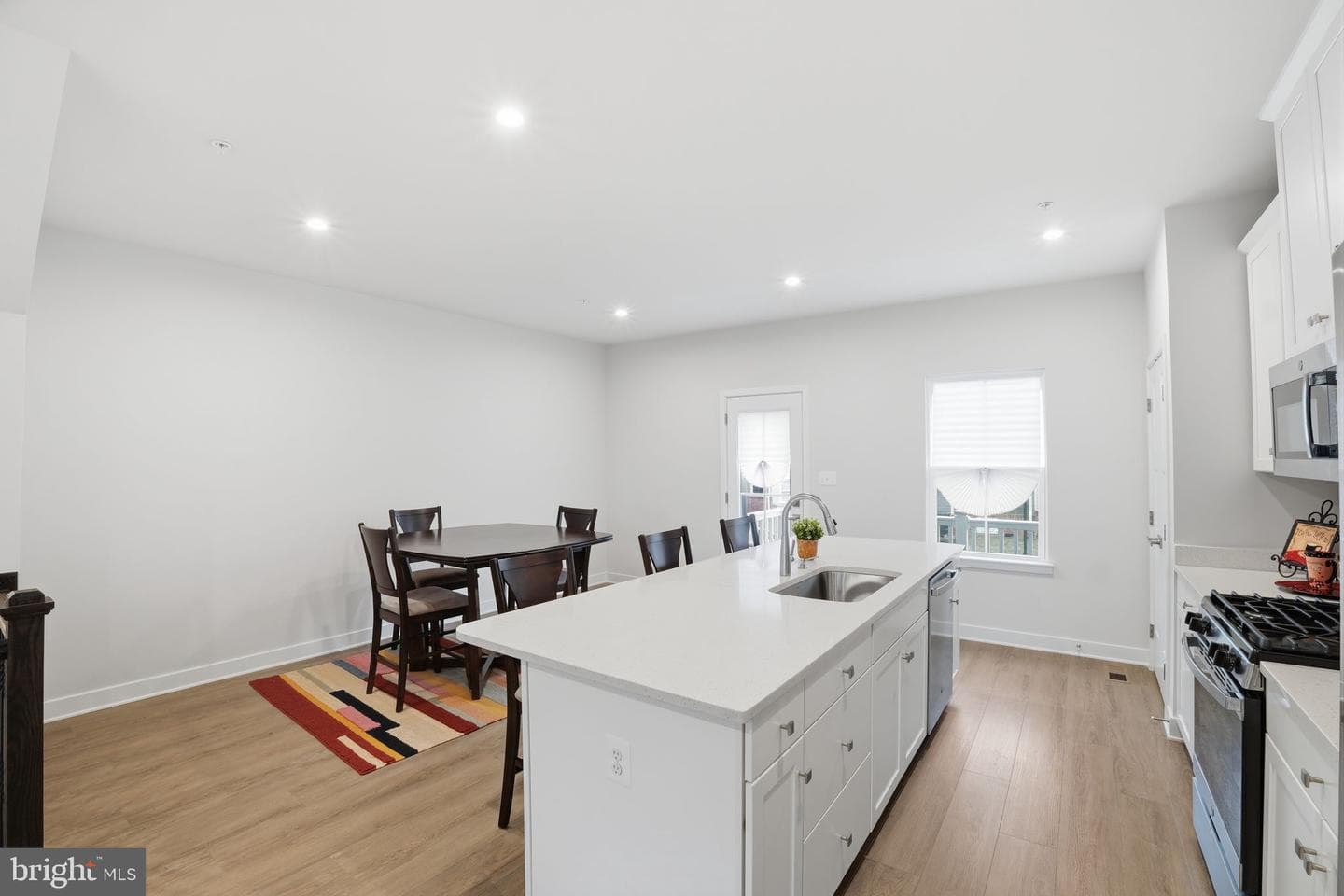 8437 Hamlin Street photo 5