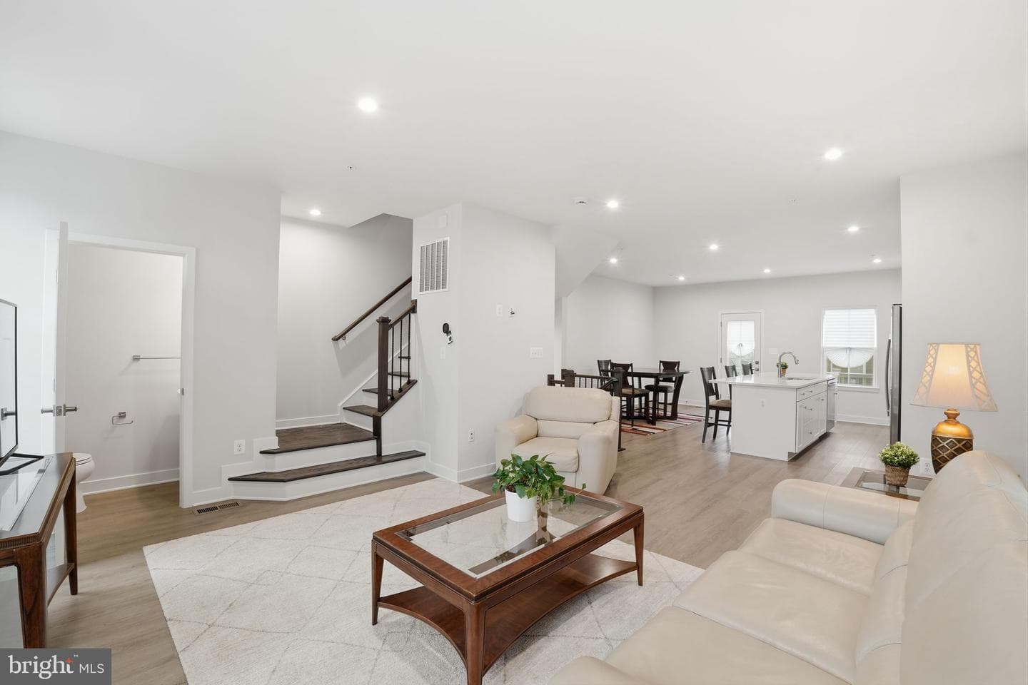 8437 Hamlin Street photo 9