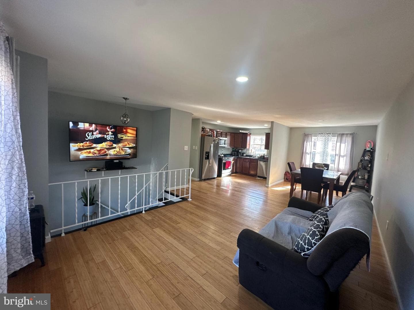 9805 Walnut Avenue photo 10