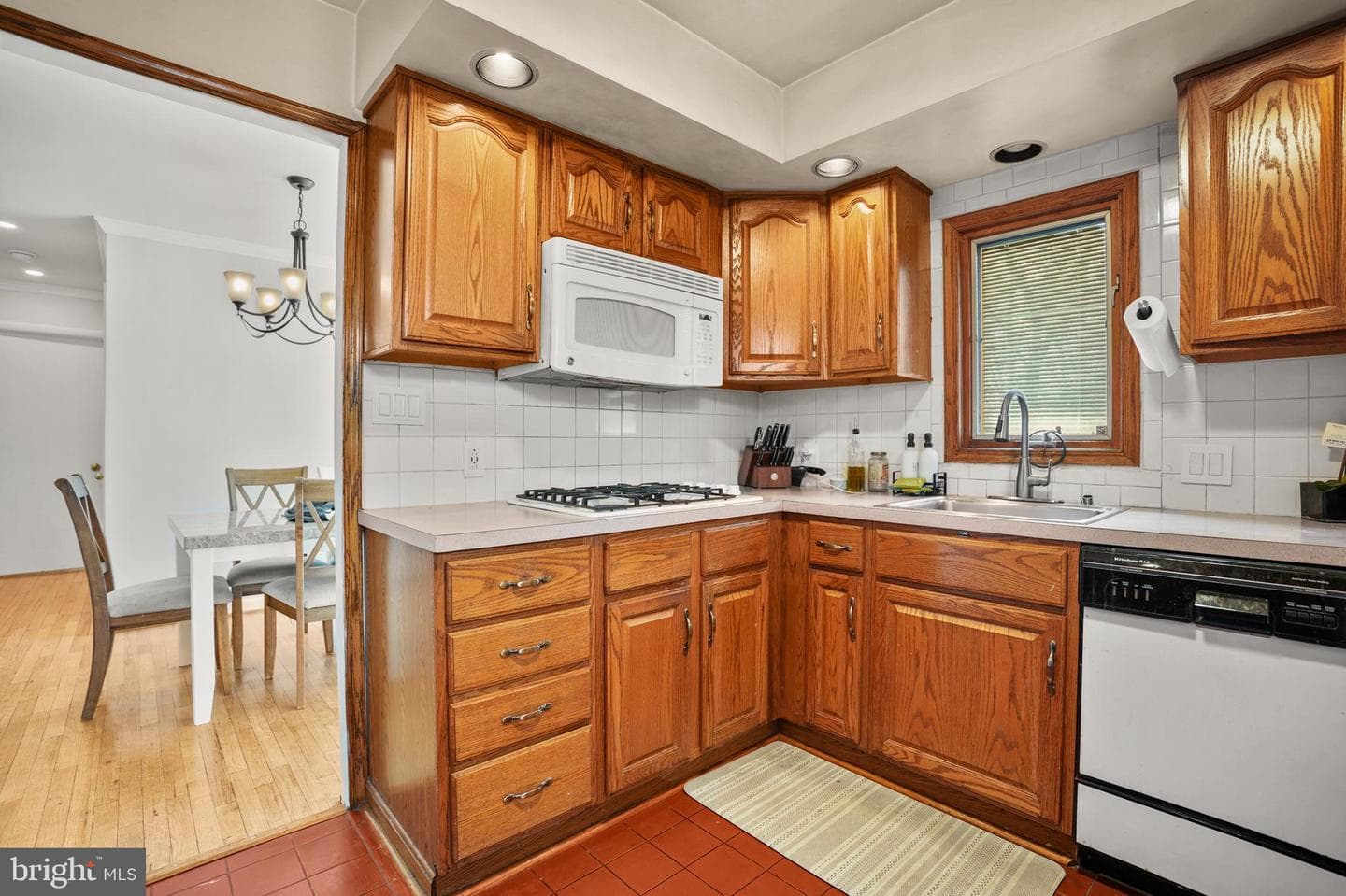 1202 Marton Street photo 14