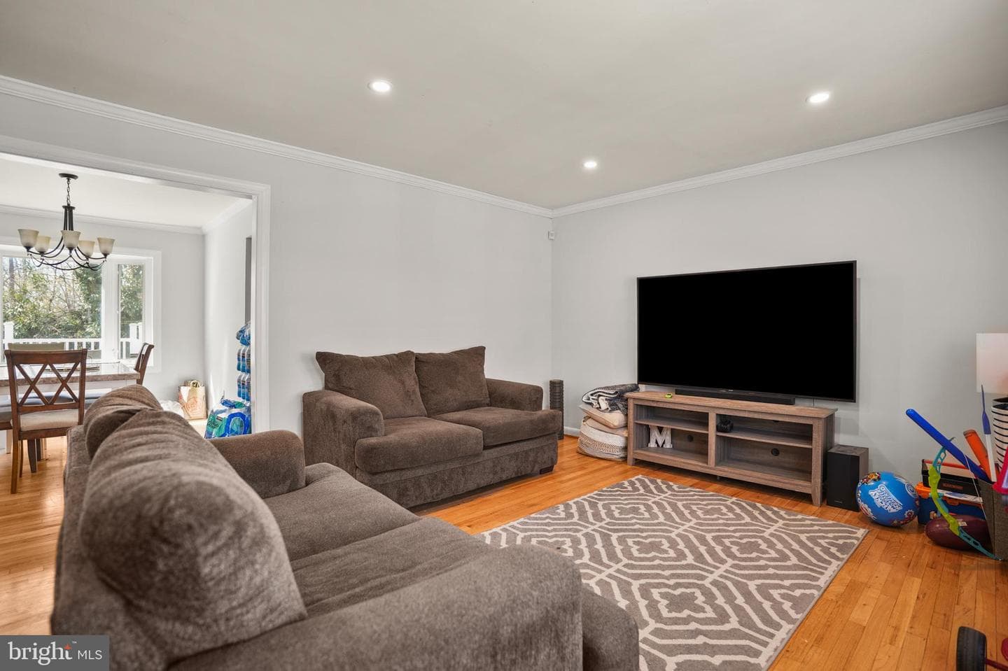 1202 Marton Street photo 4