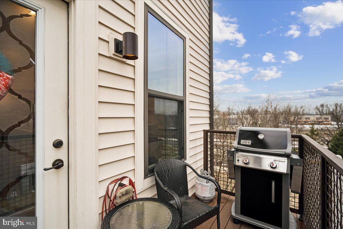 6201 Chronicle Street photo 25