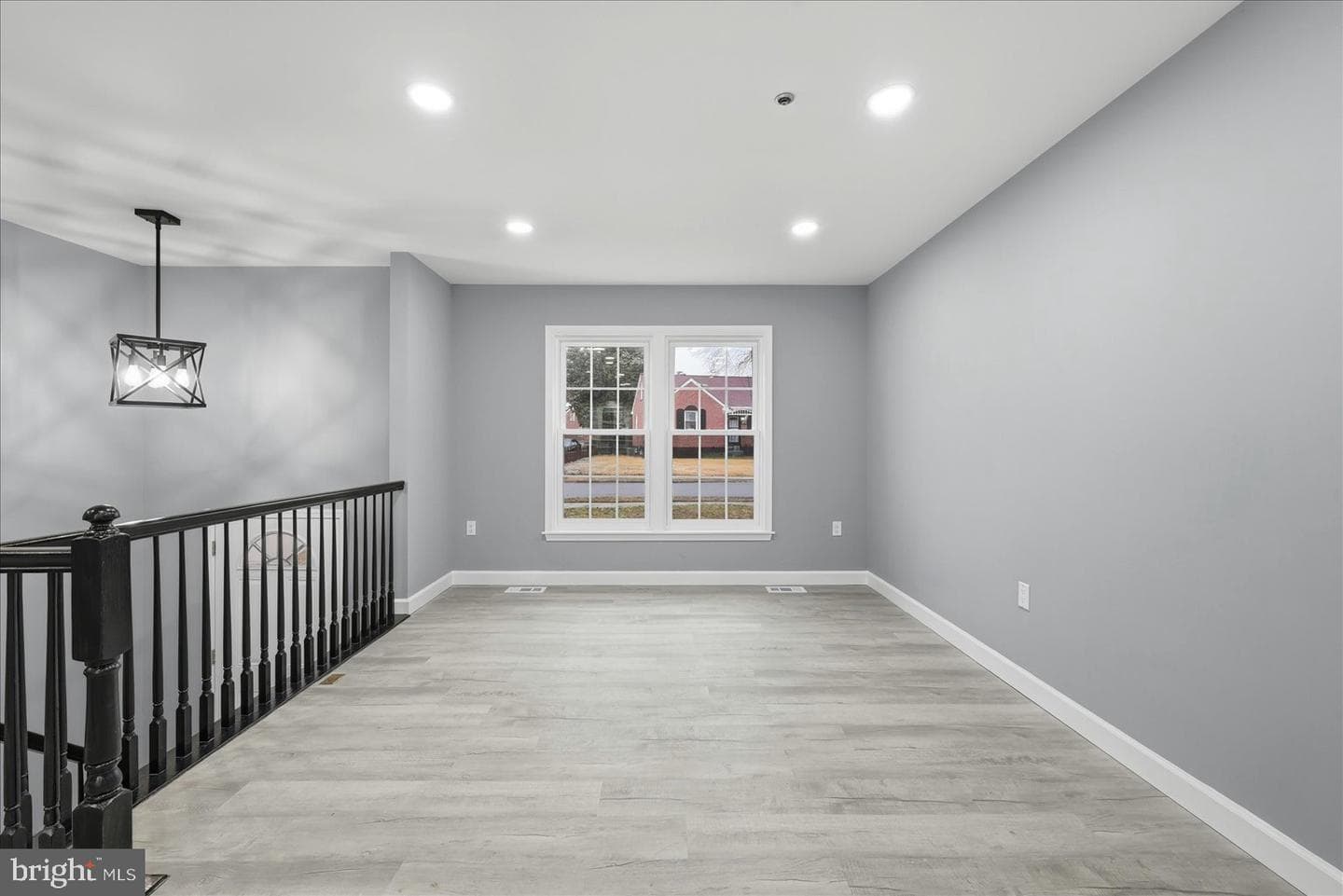 6915 Adel Street photo 4