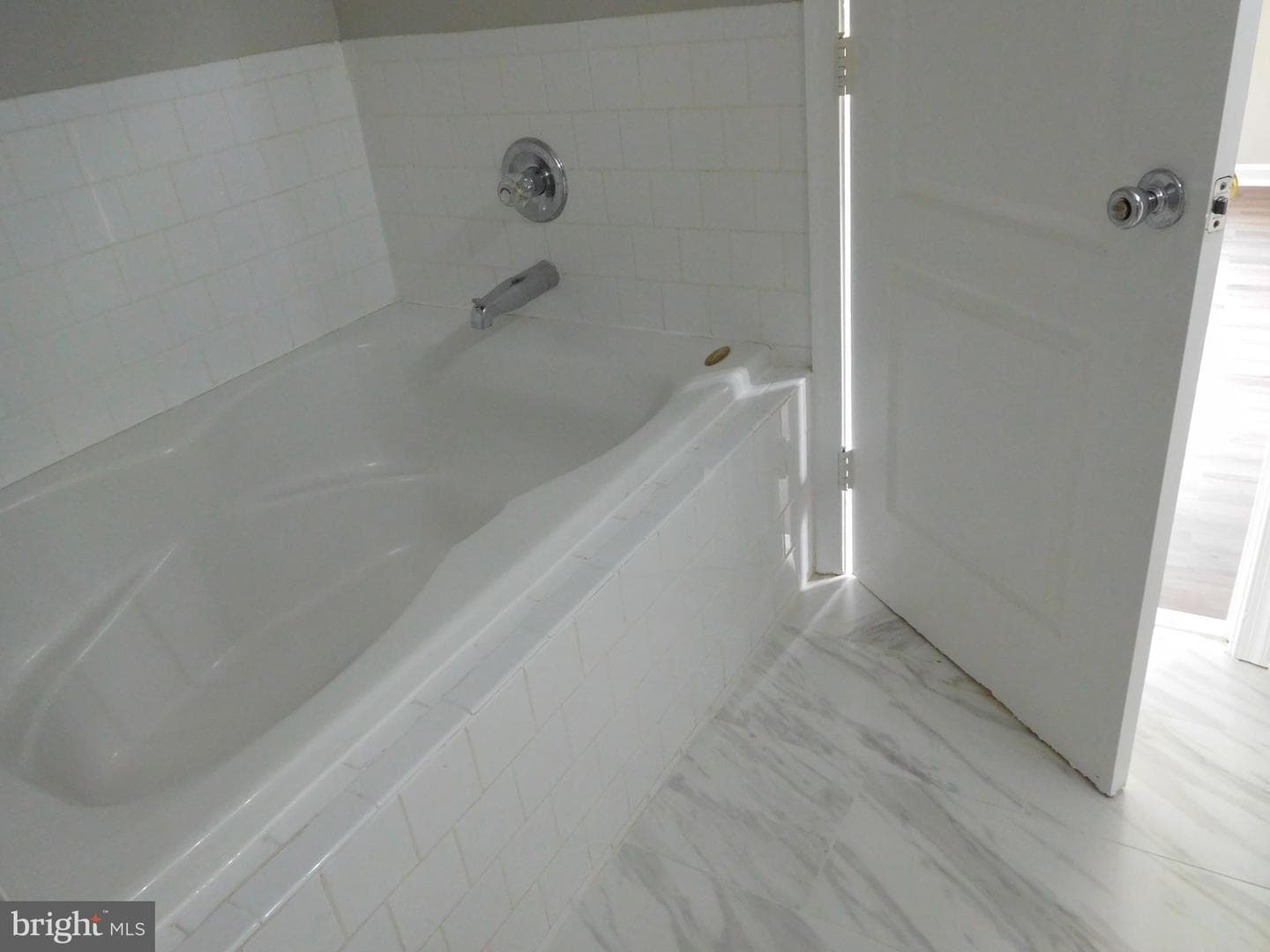 9900 Doubletree Lane photo 9