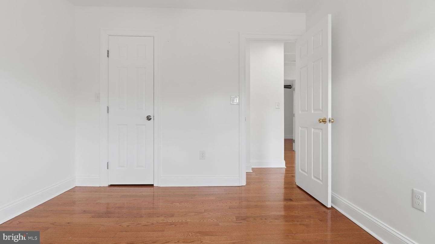 2911 North Grv photo 42