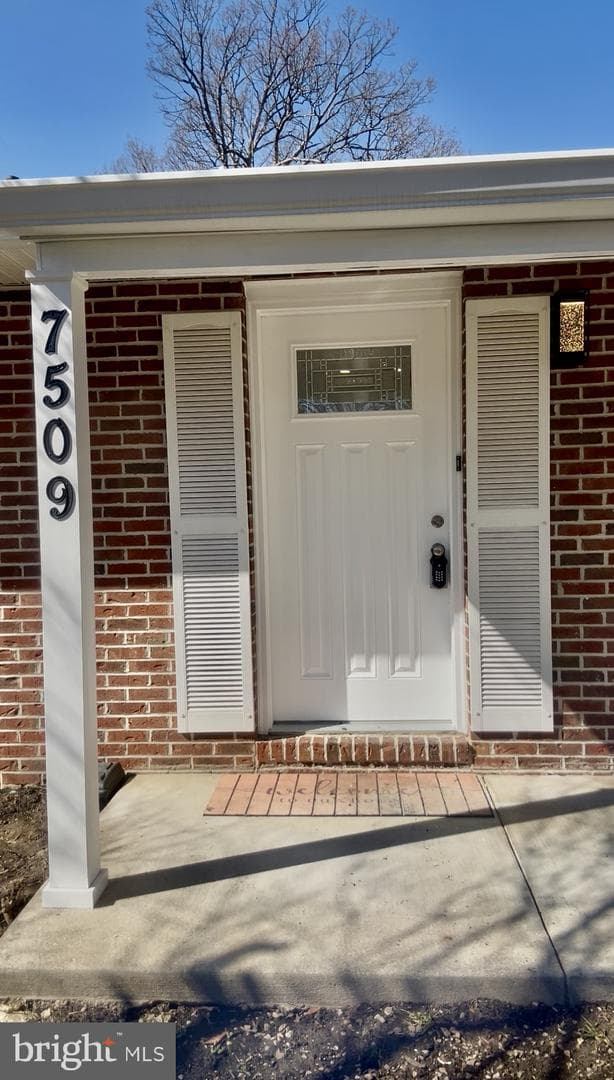 7509 Putt Road photo 2