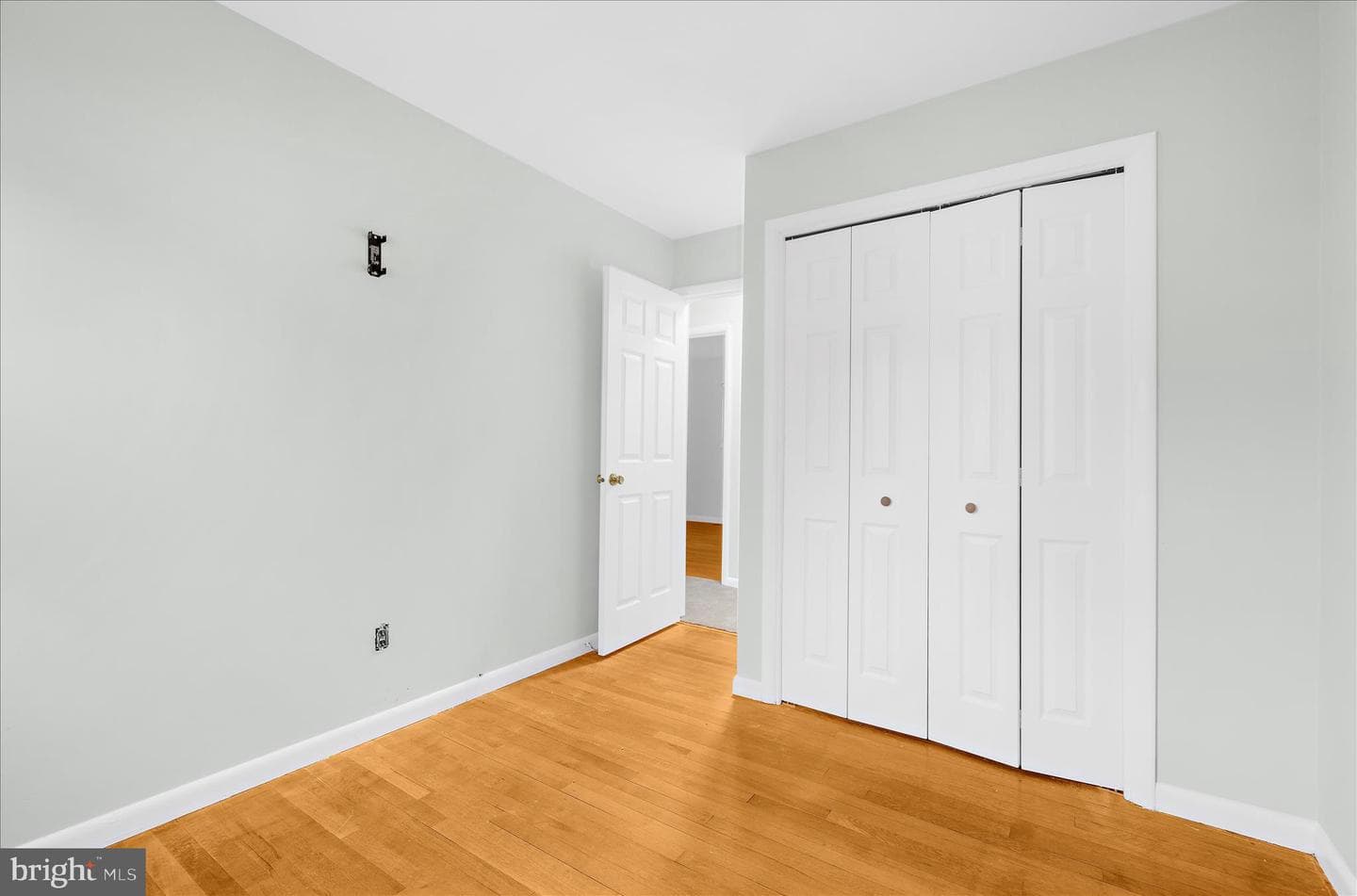 8611 Girard Street photo 16
