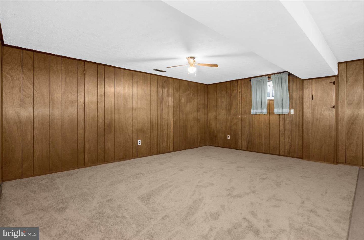 8611 Girard Street photo 27